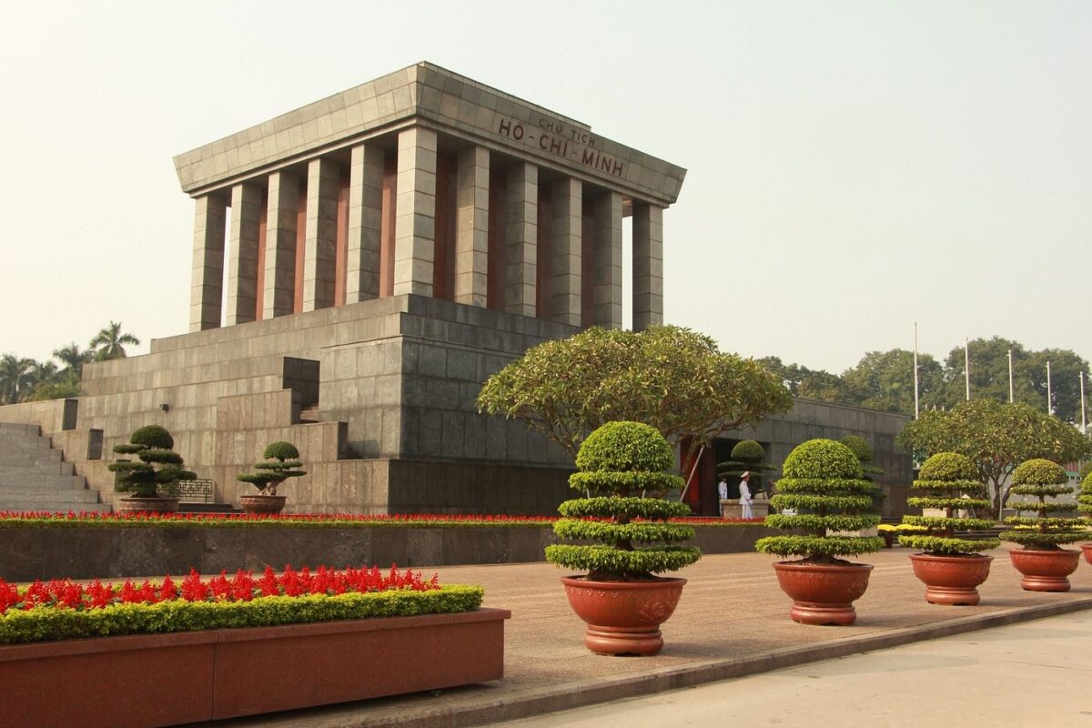 things to do in Ho Chi Minh Mausoleum