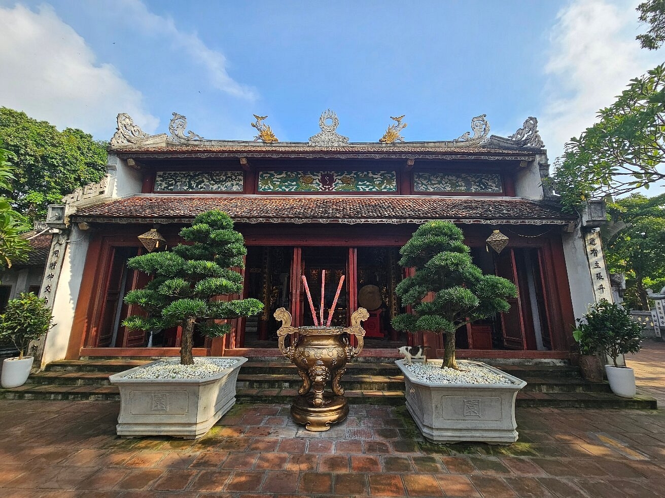 ngoc son temple