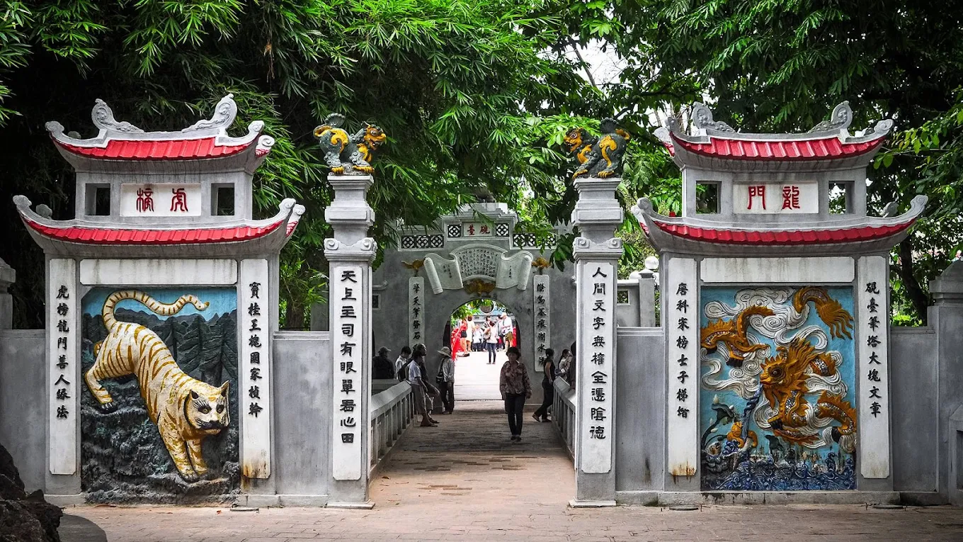 ngoc son temple