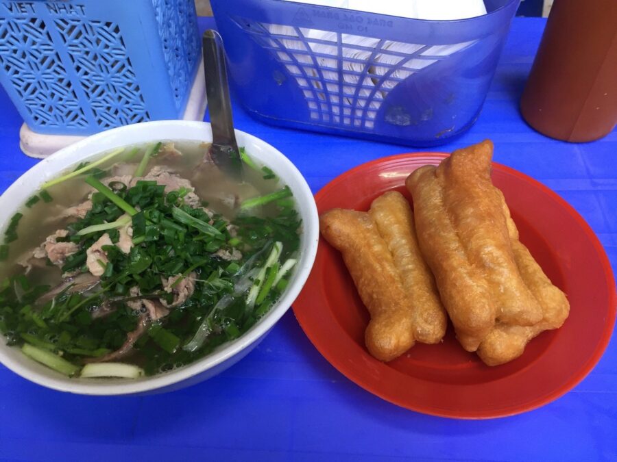 Hanoi's districts. Is hanoi bigger than saigon ?
