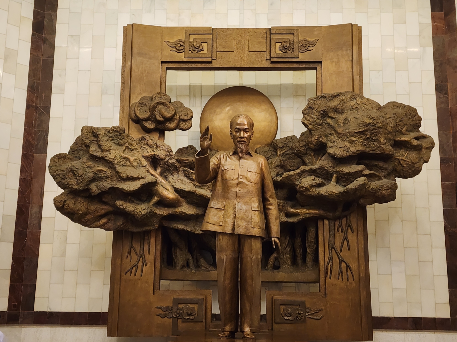 ho chi minh mausoleum