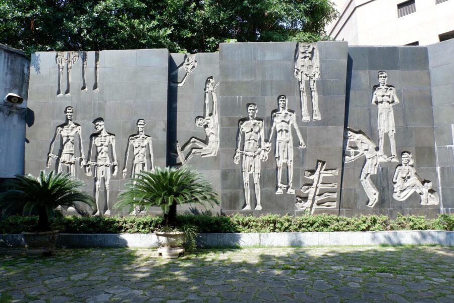 Hoa Lo Prison