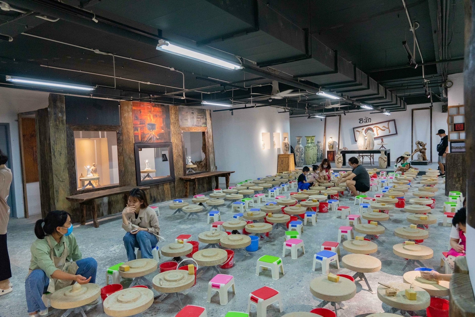 bat trang pottery village
