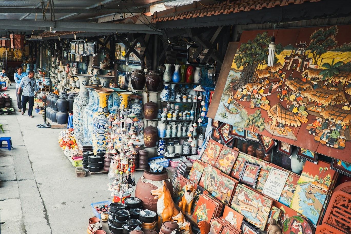 bat trang pottery village