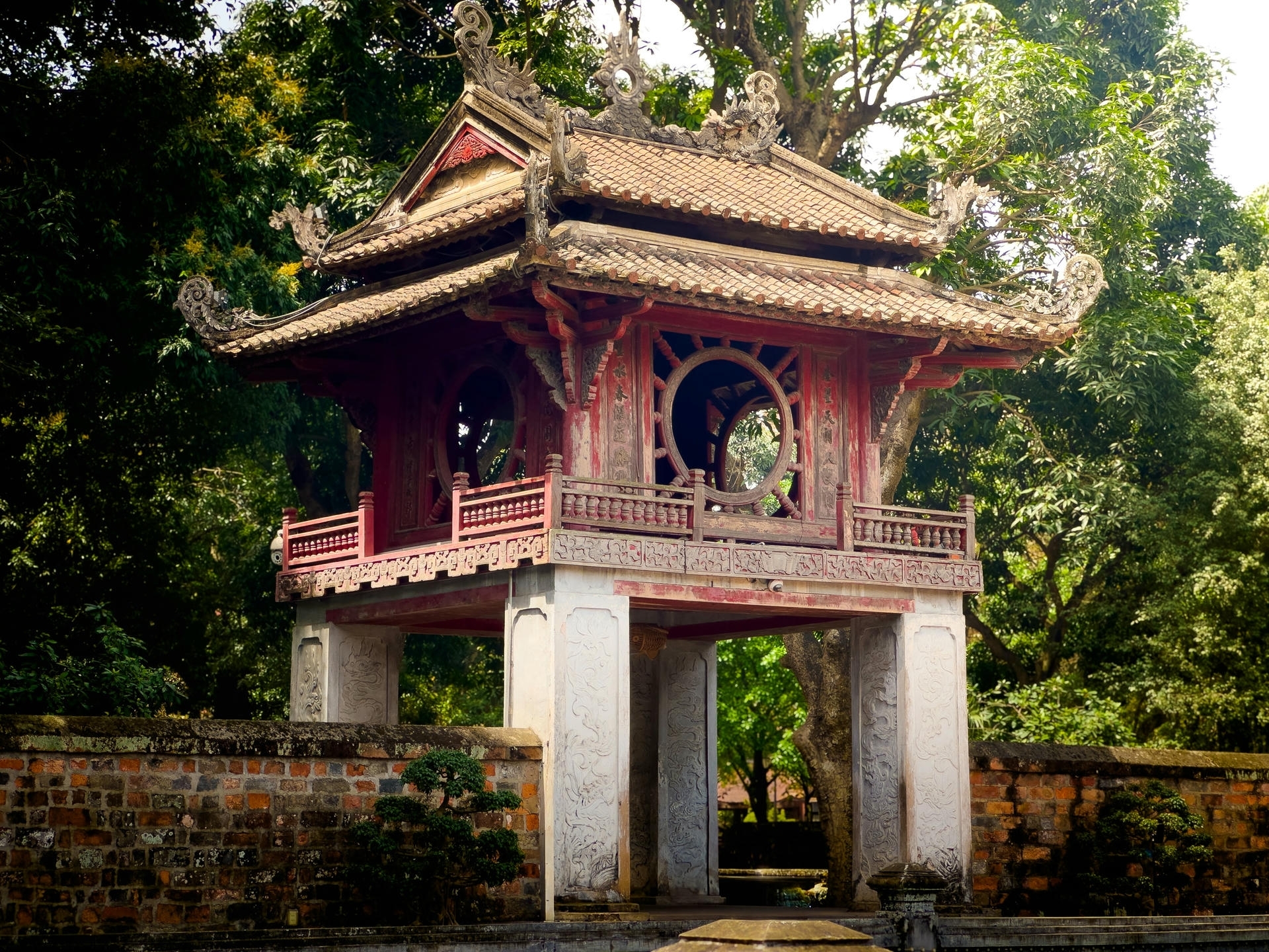 hanoi temple