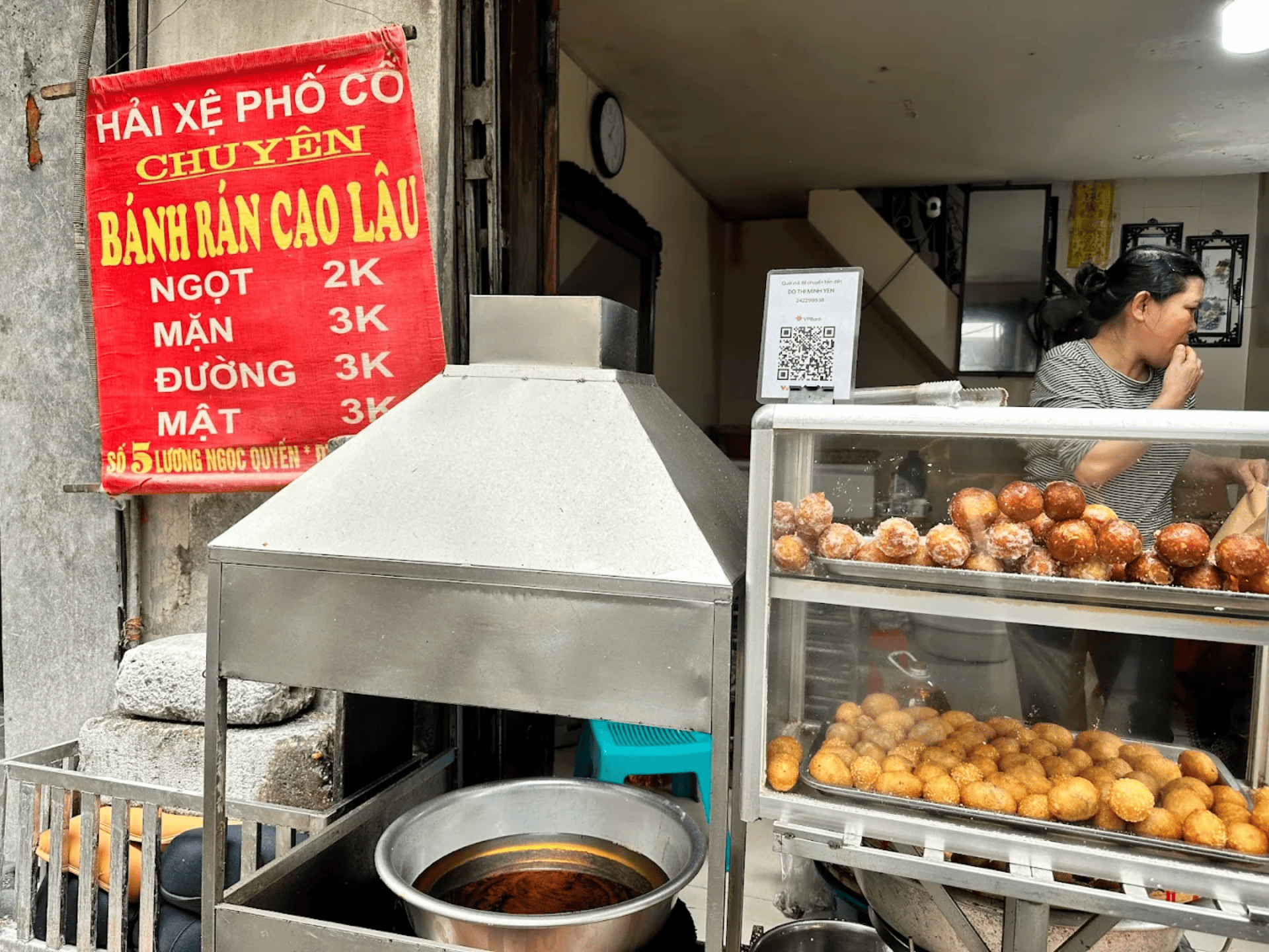 hanoi street food in winter