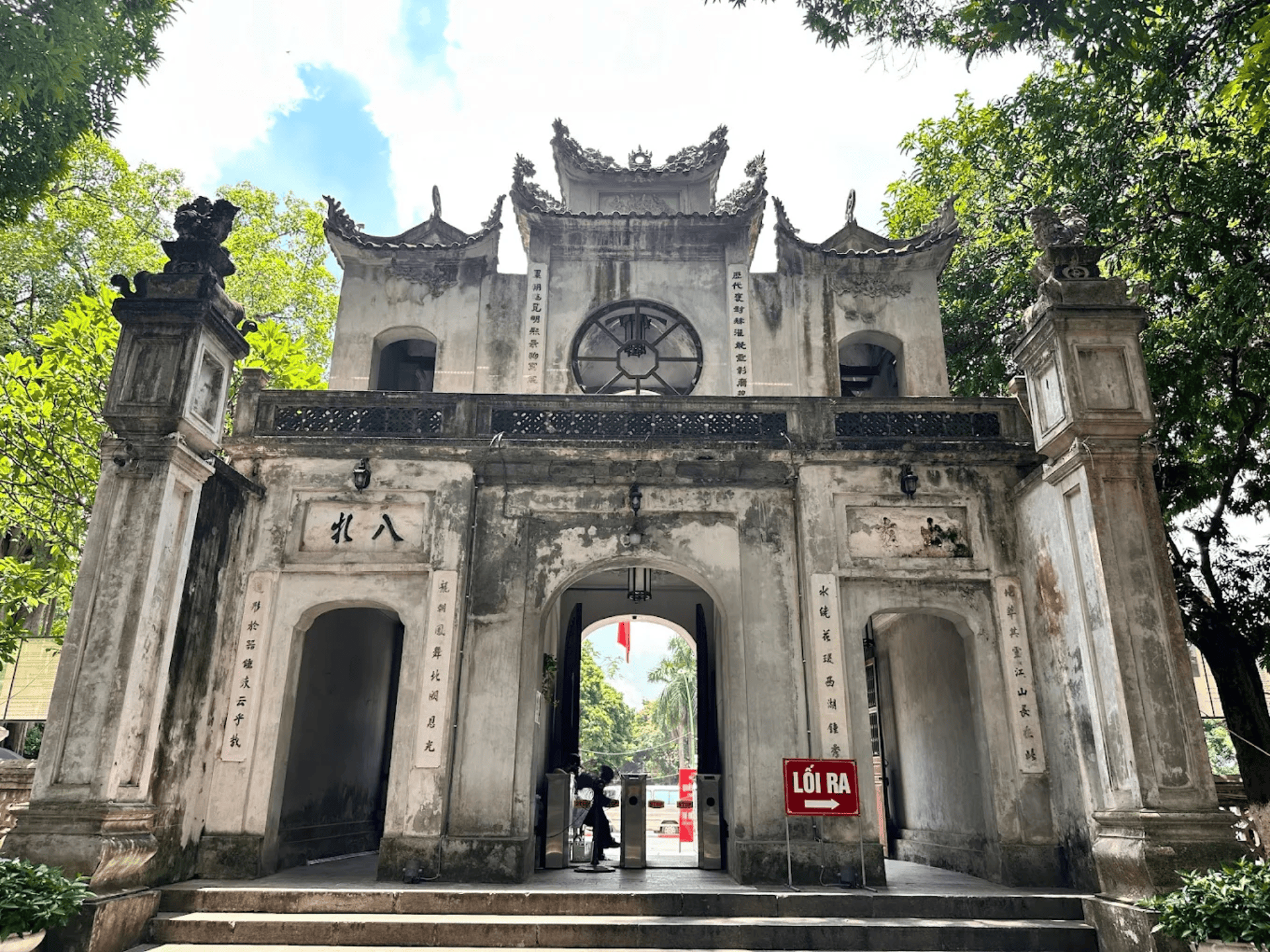 hanoi temple