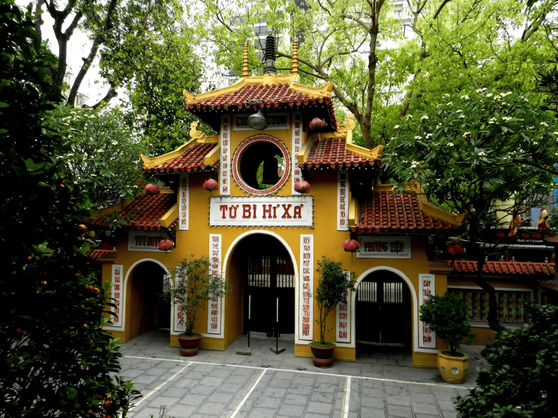 hanoi temple