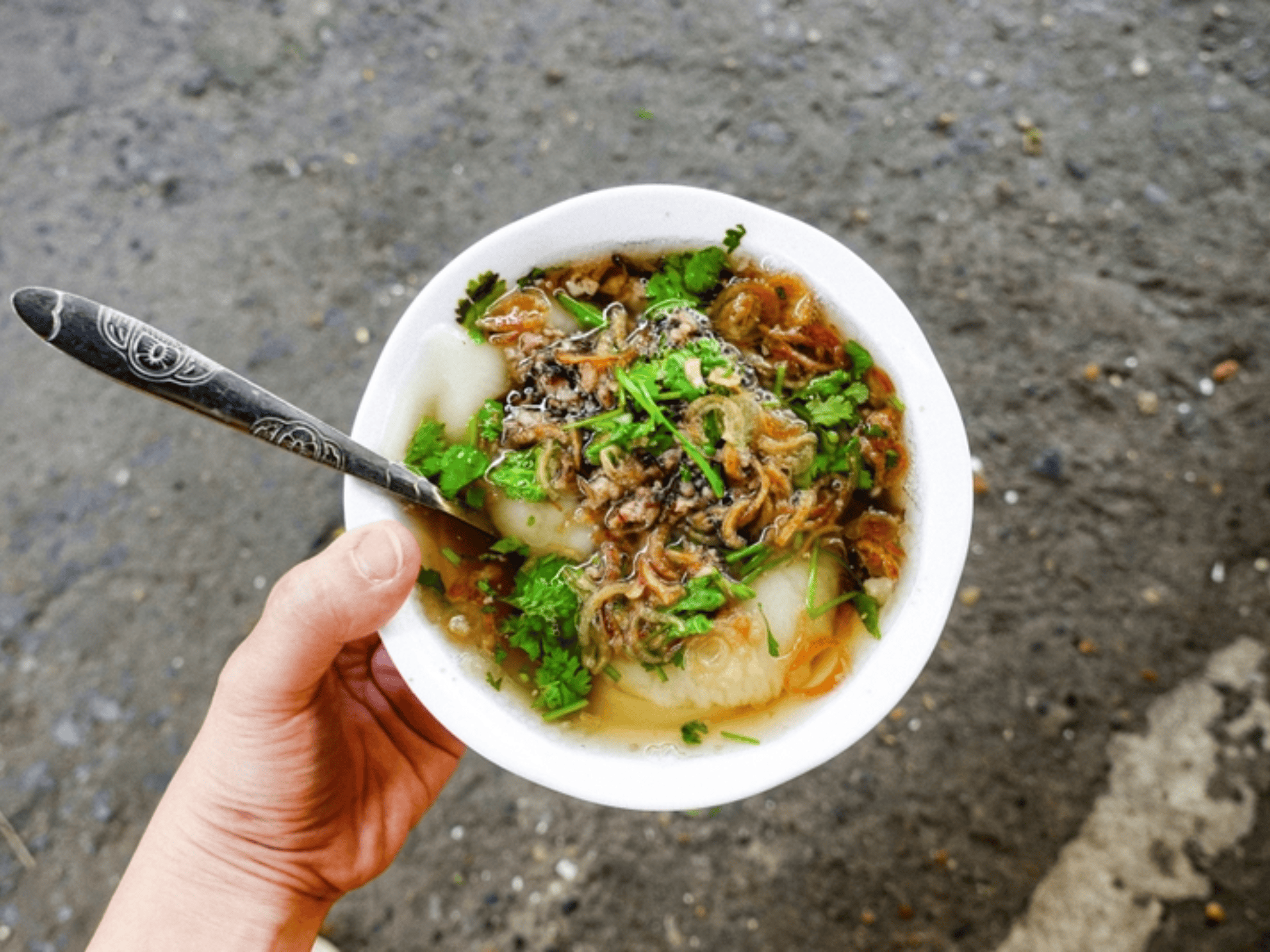 hanoi street food in winter