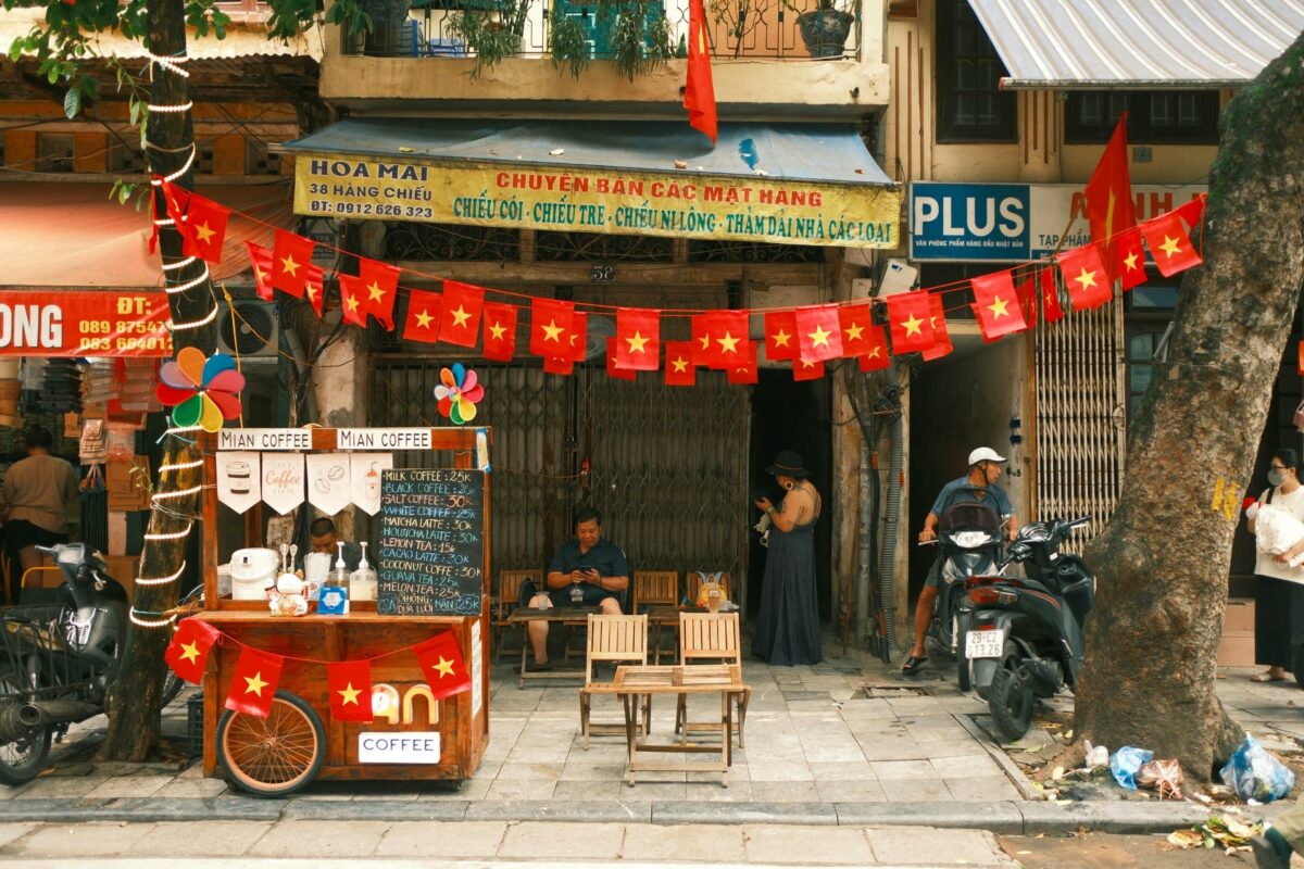 hanoi street food in winter