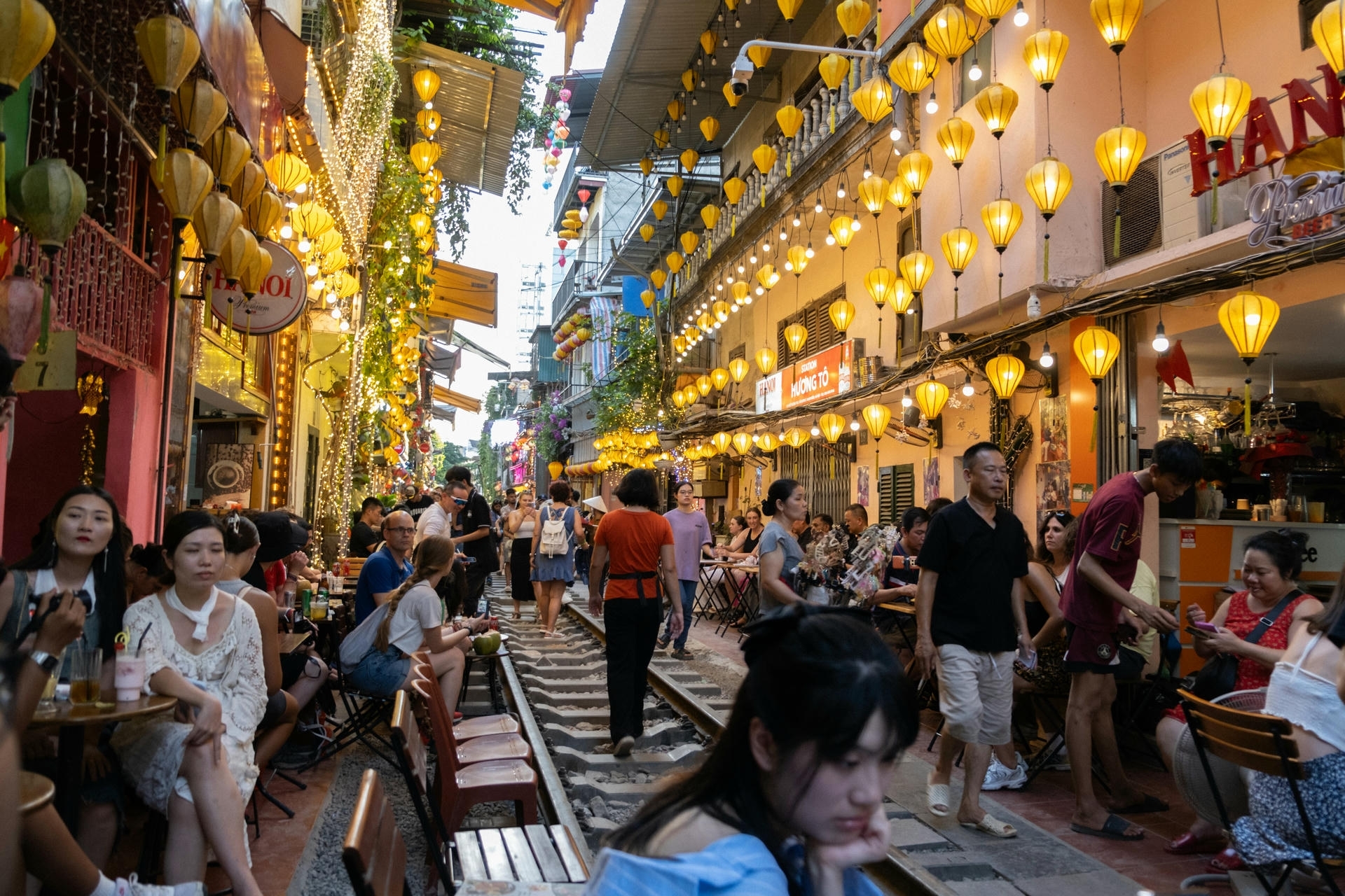 hanoi train street