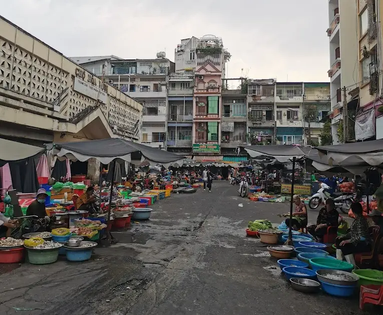 Ho Chi Minh night market