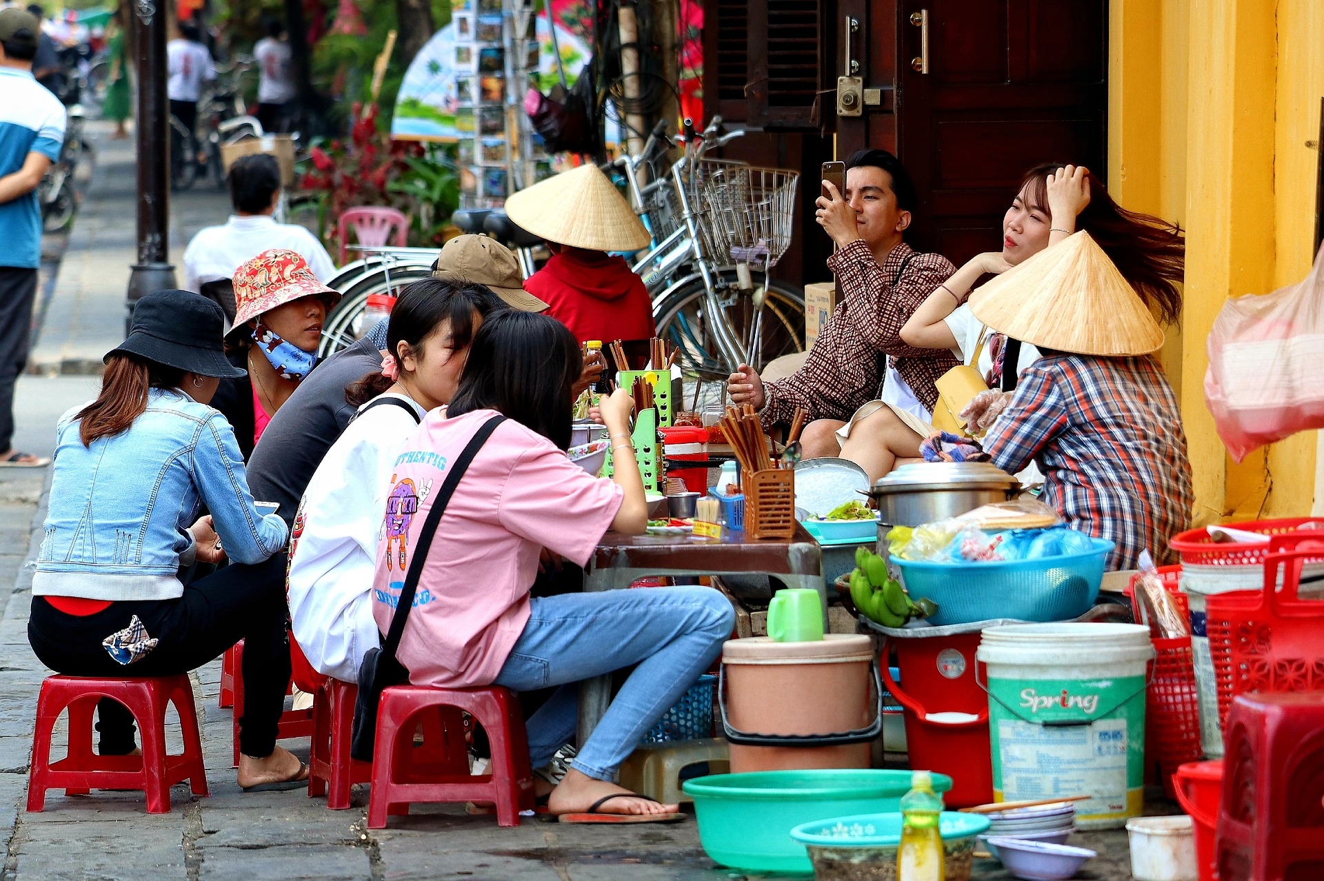 hanoi street food in winter