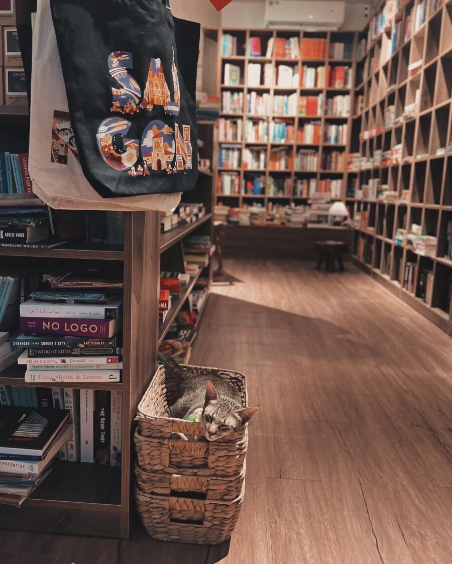 english bookstore