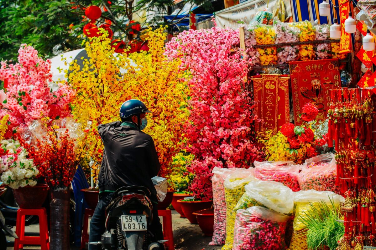 Hanoi's Đào vendors before tet
