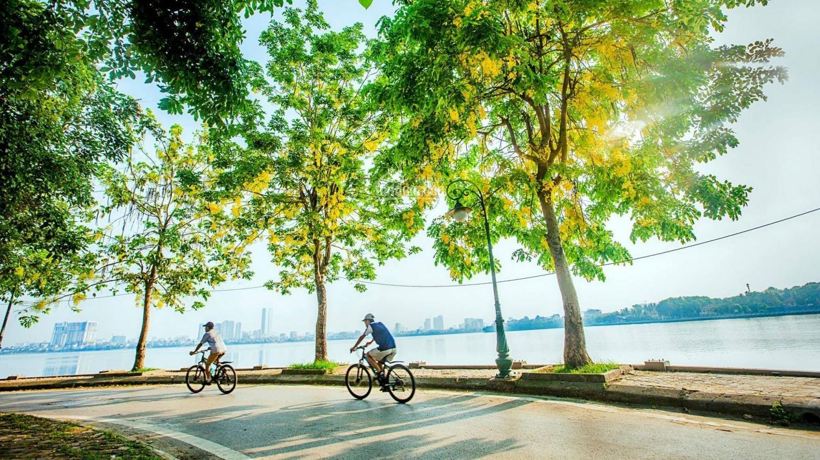 cycling in hanoi