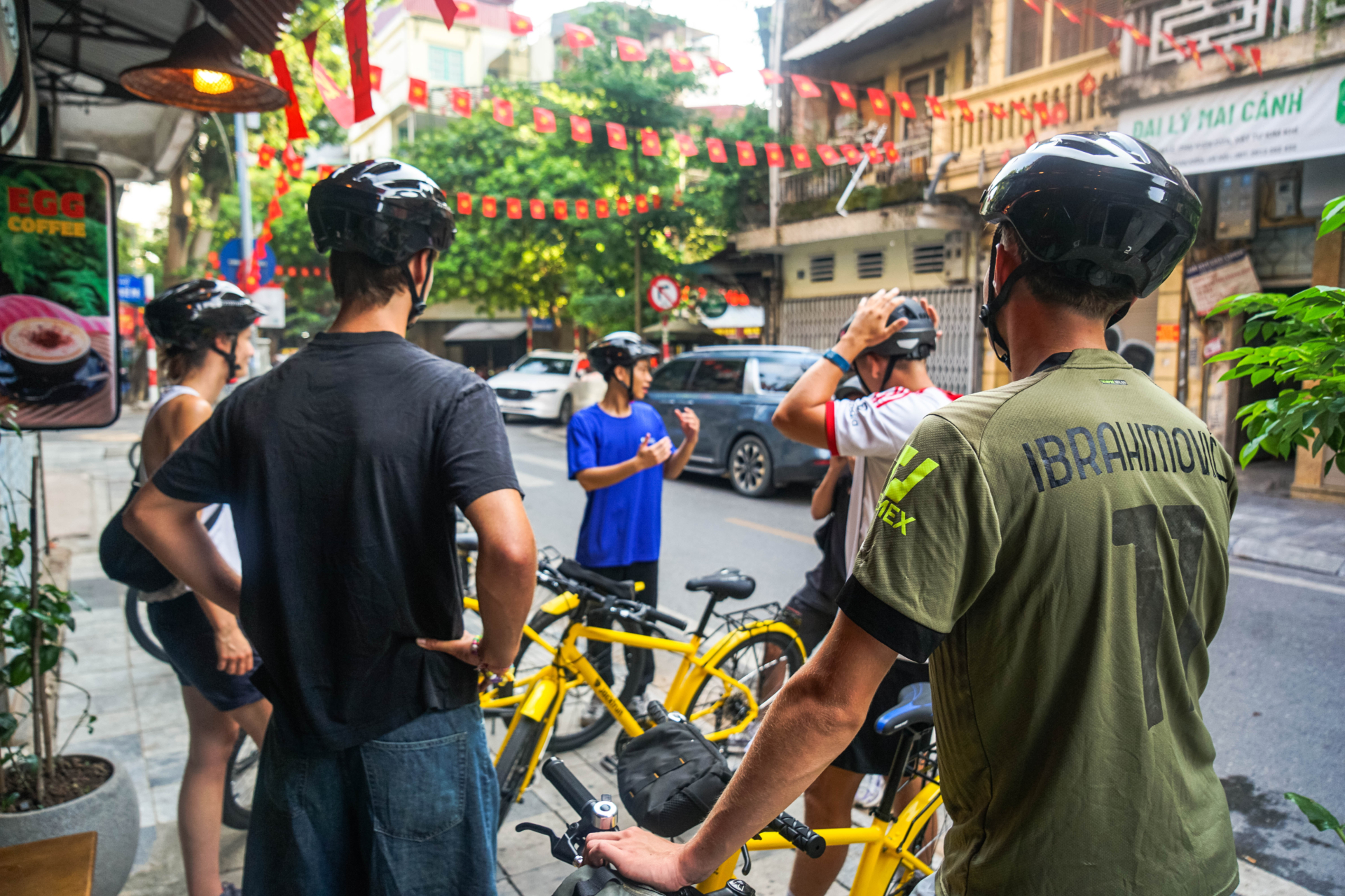 breakfast in hanoi
