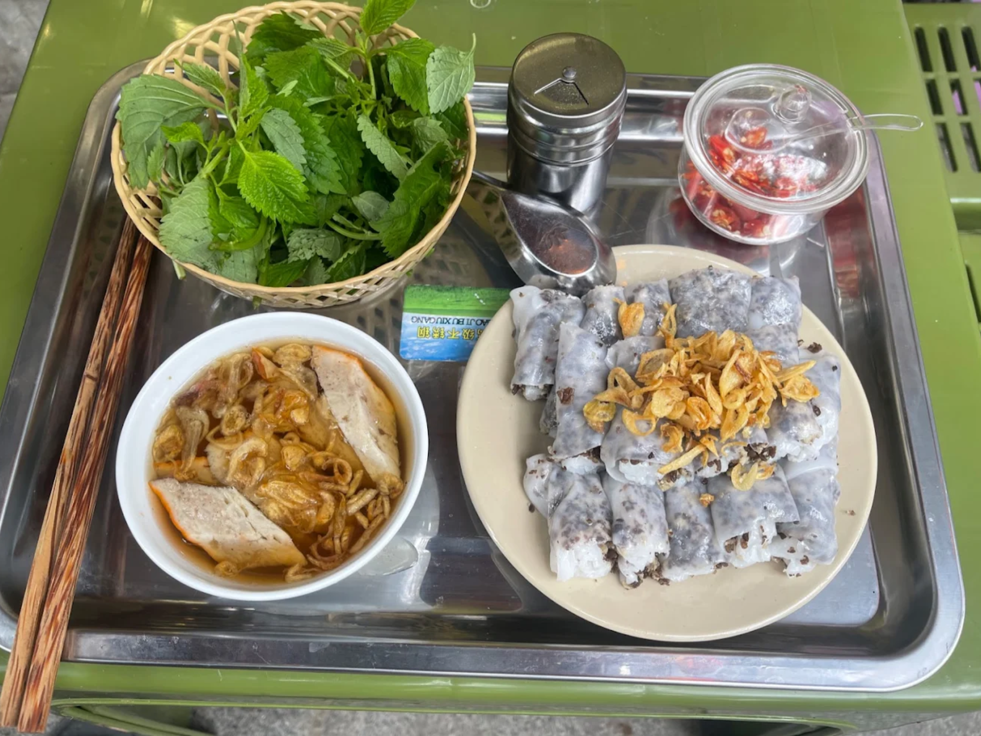 breakfast in hanoi