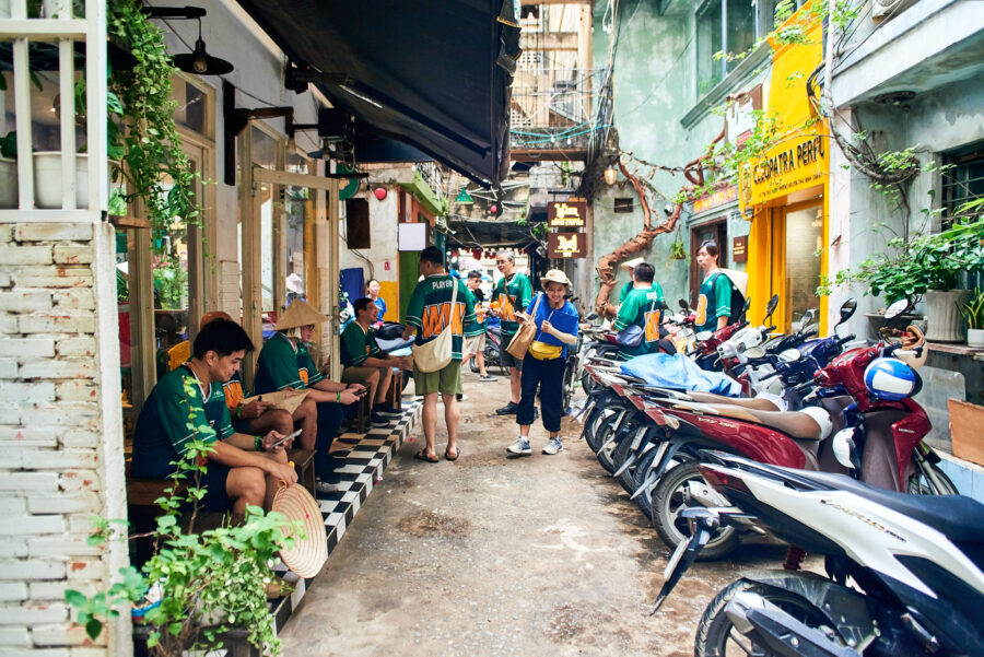 alleyways in vietnam