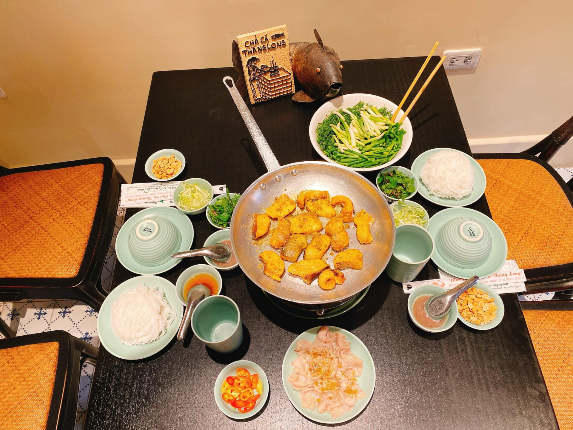 dinner in hanoi