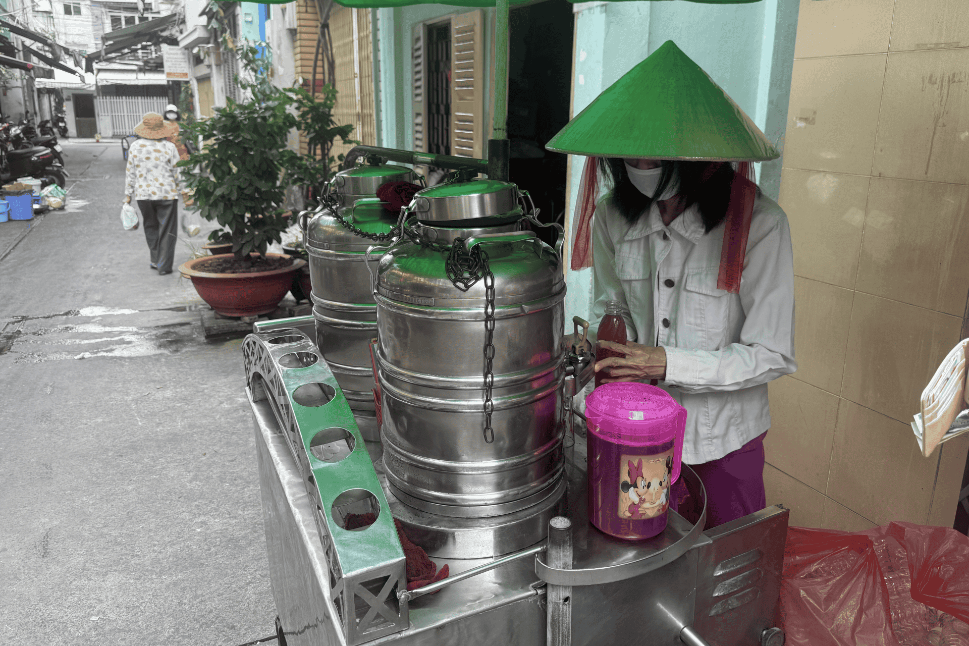 Nước Sâm (traditional Chinese herbal cooling drink) stall in Saigon.