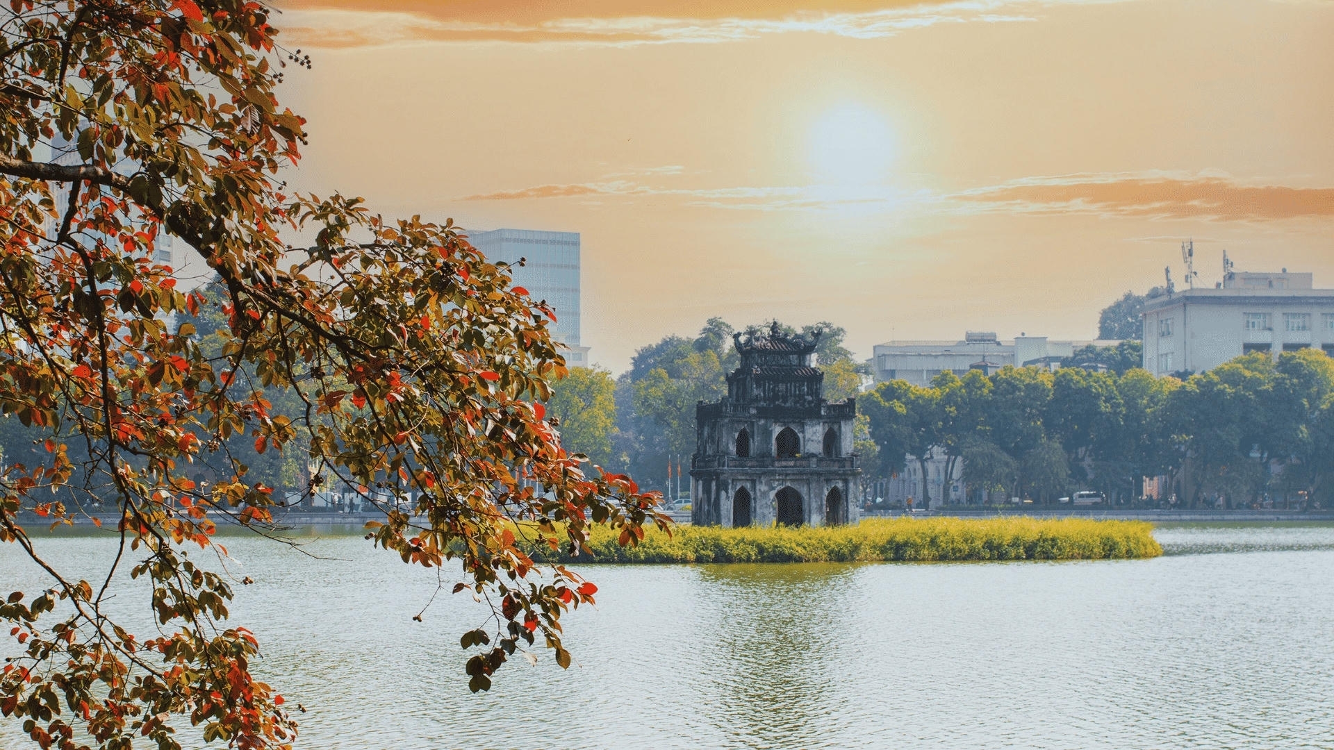 Hoan Kiem Lake in 3 day itinerary hanoi - Jackfruit Adventure