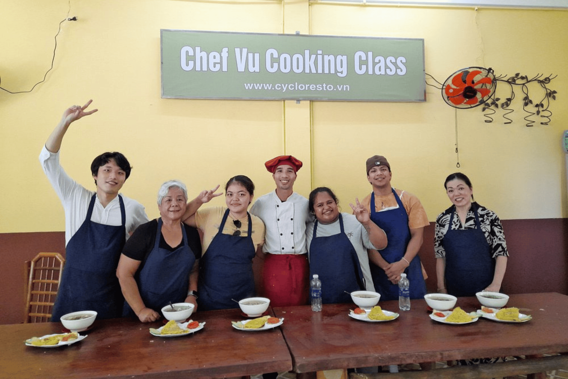 Chef Vu Saigon cooking class.