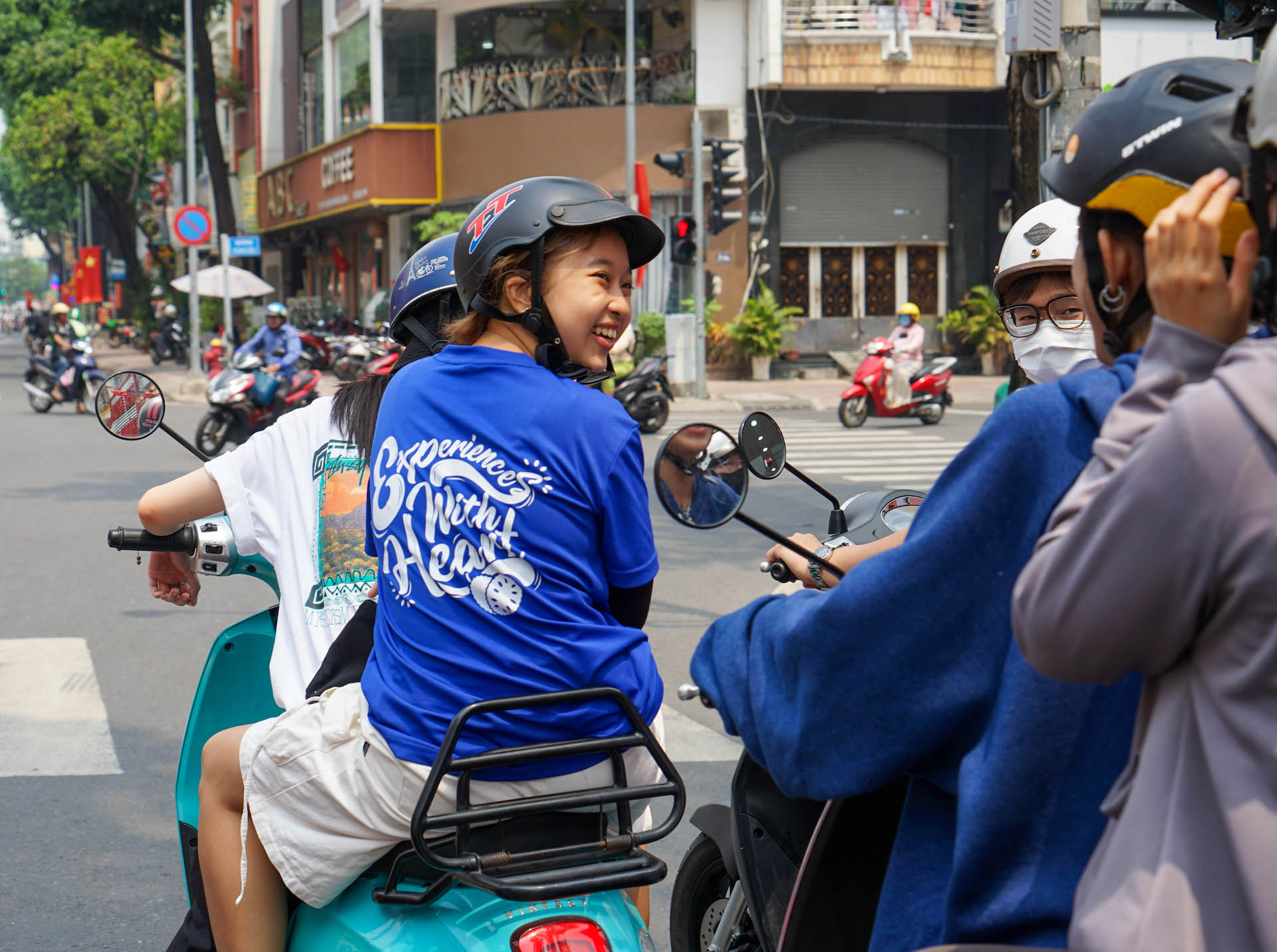 saigon motorbike tour - saigon e-motorbike tour3
