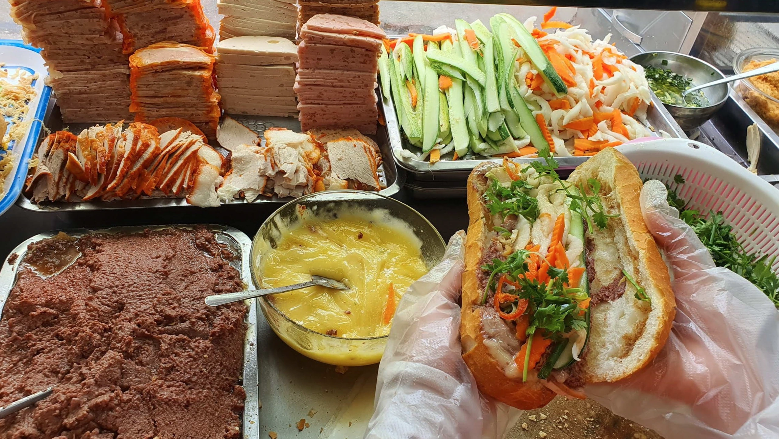 hidden banh mi in hanoi
