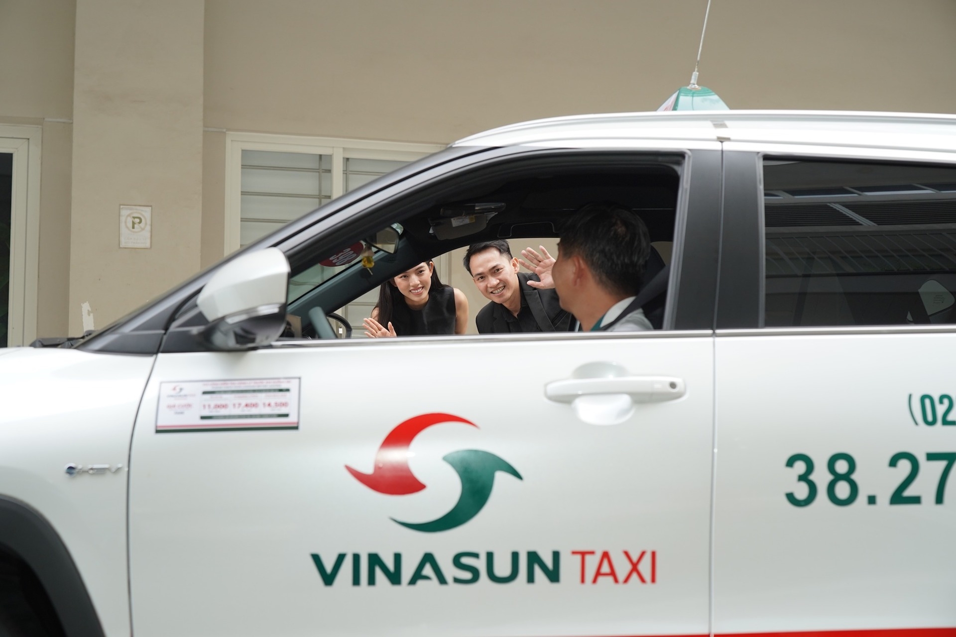 taxi in hanoi - vinasun