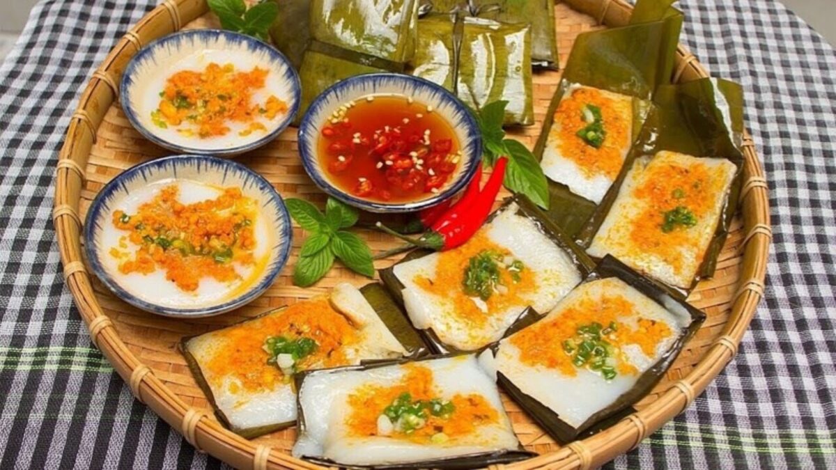 bánh nậm steamed rice cakes wrapped in banana leaves with shrimp and pork - hue food - Jackfruit