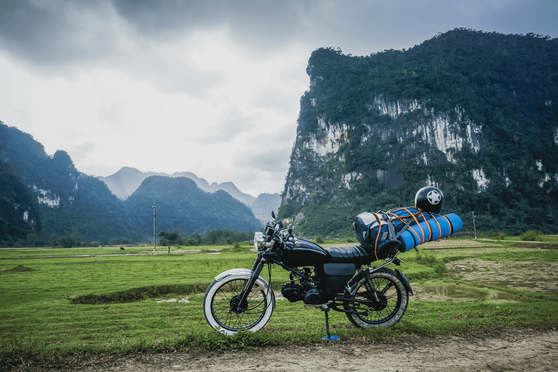 motorbike-in-vietnam-ha giang loop mountain road scenic view